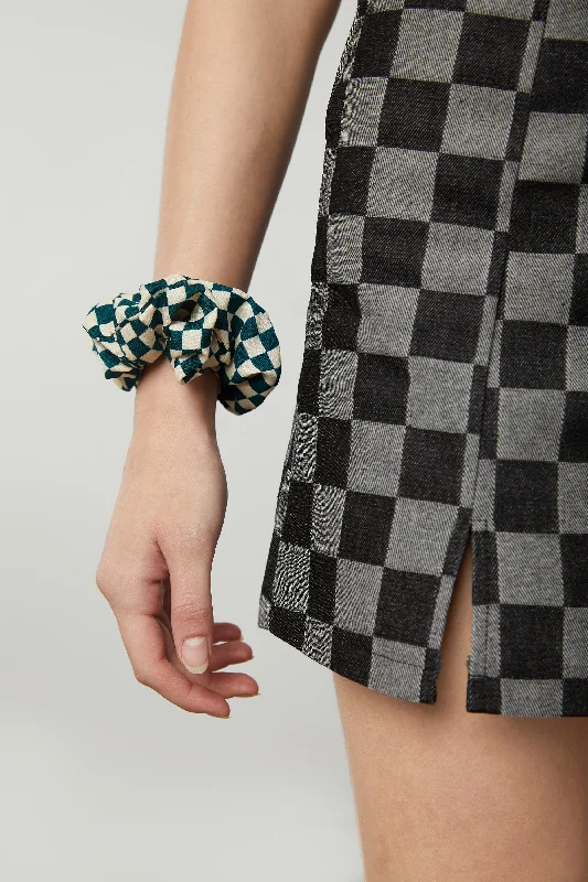 CHECKERED SCRUNCHIE