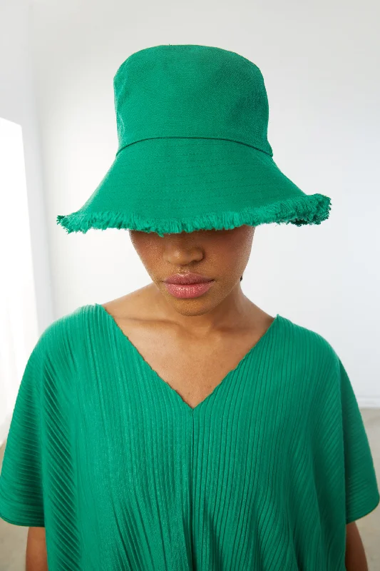 FRAYED BUCKET HAT